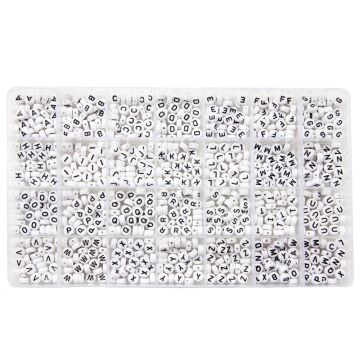 Kralendoos XL - A/Z Letterkralen (7 x 3.5 mm) White-Black (35 kralen per letter) 